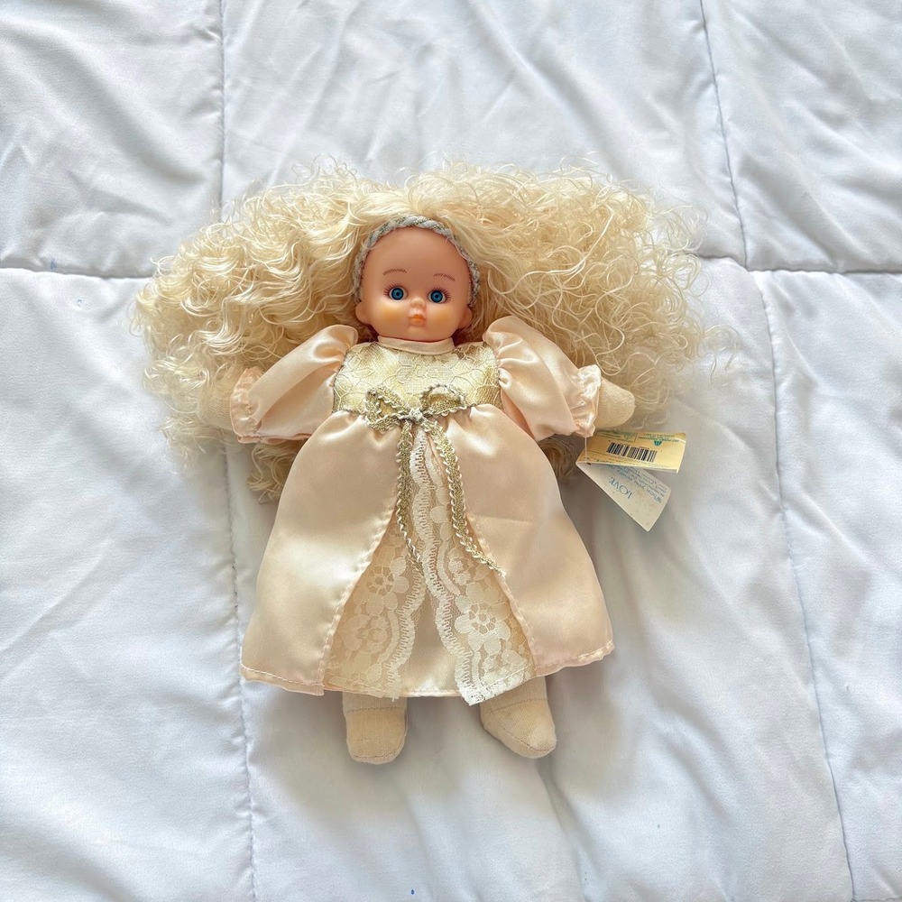 Vintage 1998 Bean Angel Collectibles Love Angel Doll Blonde Curly Hair Blue Eyes